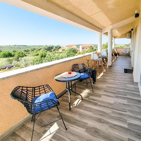 Eleonora * באניולה