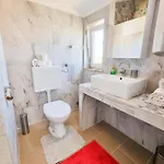 Eleonora Apartment *
